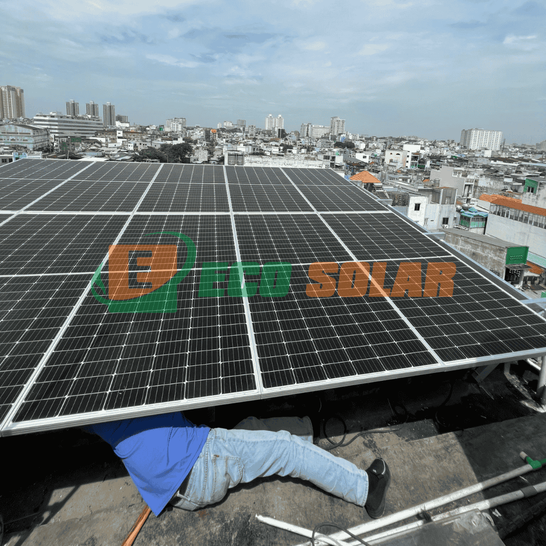 Quá trình lắp đặt hệ thống điện năng lượng mặt trời EcoSolar tại công trình